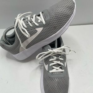 Memory Foam Non-Marking Athletic Works Men’s  Gray White Sneakers Size 11